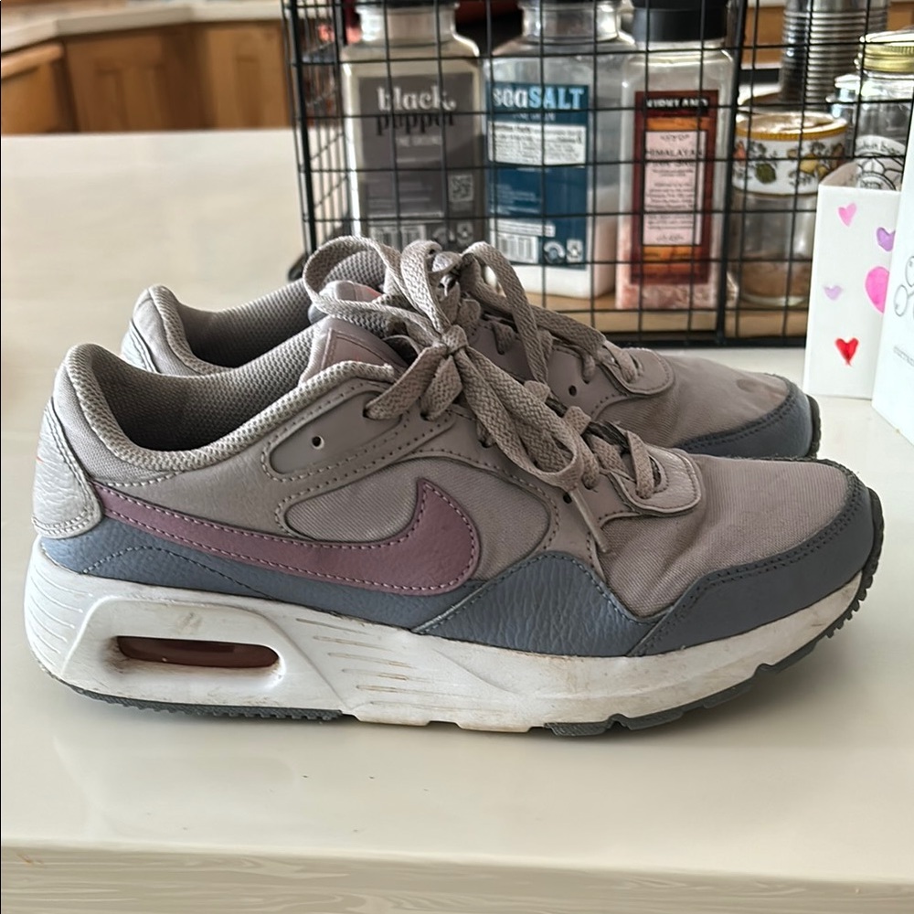 8 Nike Air Sneakers in Gray and Purple